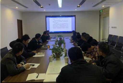 全國(guó)人大代表丁宏鎖接受人民網(wǎng)記者專訪    關(guān)注培養(yǎng)“工匠”和“二孩”